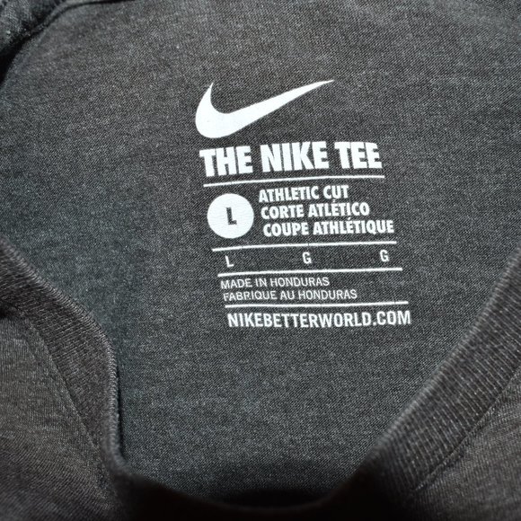 Nike Shirt - Picture 3 of 3